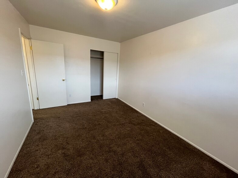 Building Photo - 1013 N 235 W