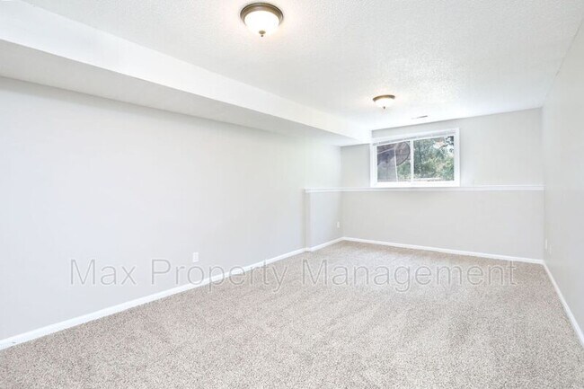 Building Photo - 505 E McKinley Ave