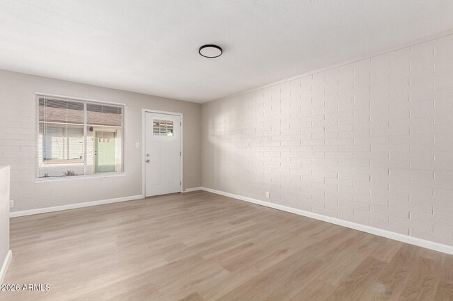 Building Photo - 405 S Priest Dr