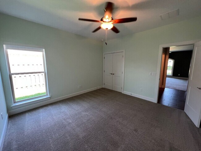 Building Photo - 5148 Sandy Shores Dr