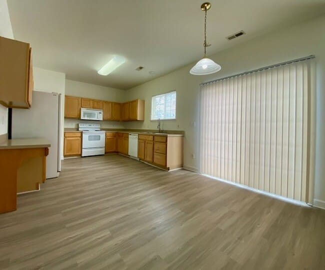 Building Photo - 1/2 MONTH FREE! ?Upgraded 4BR with Brand New Flooring & Private Backyard – Available Feb 15