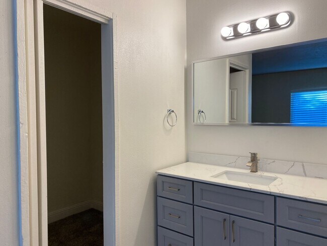 Building Photo - Four Bed, Two Bath Home In Stockton's Holi...