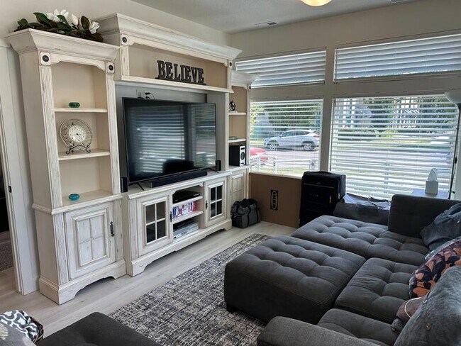Building Photo - 4672 W Vermillion Dr