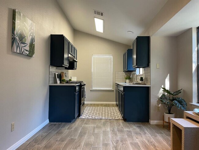 Building Photo - 1809 Prairie Star Ln