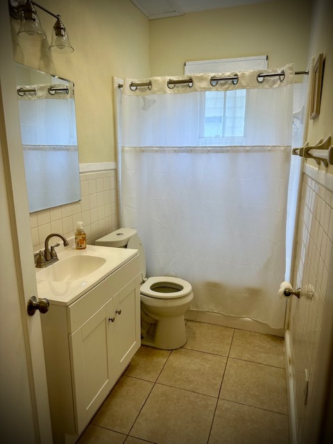 Full bath - 1501 20th Ave N