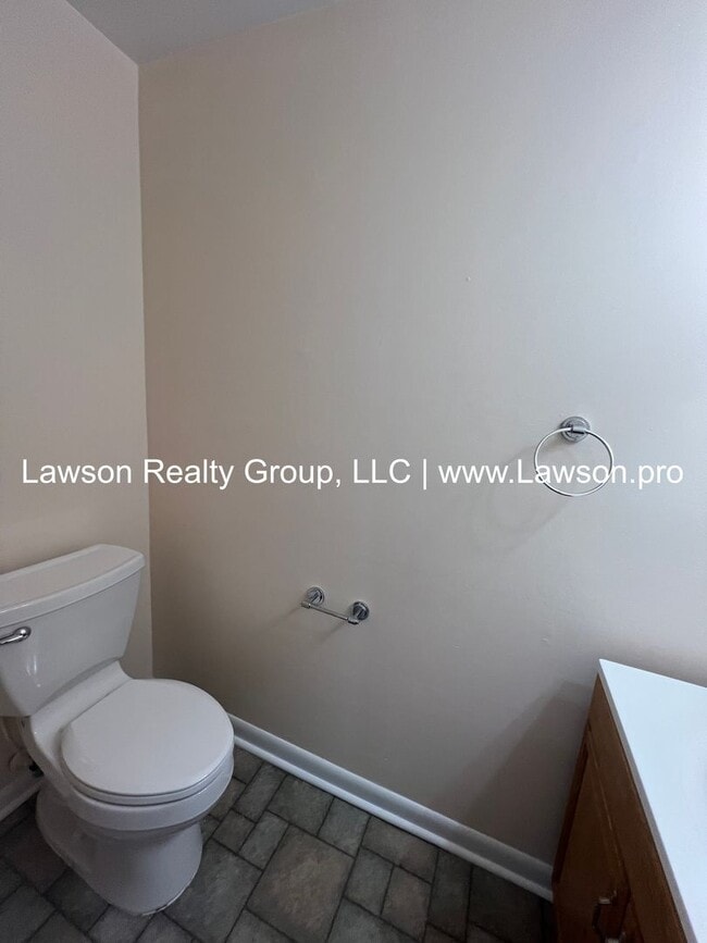 Building Photo - Townhome in Garden City