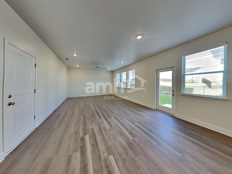 Building Photo - 3672 Creek View Cir