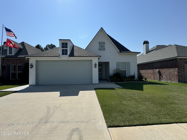 Building Photo - 304 San Sebastian Dr