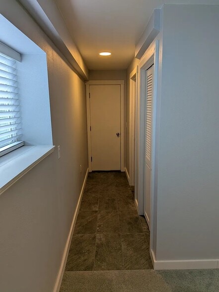 Building Photo - 10515 NE 8th St