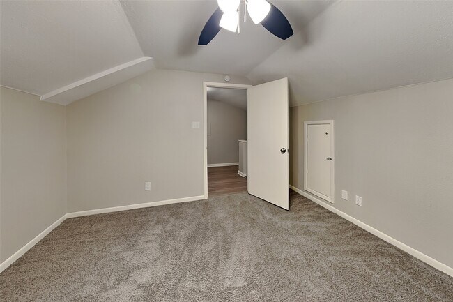 Building Photo - 2318 Turtle Creek Dr