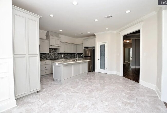 Building Photo - 3948 Crusader Ct