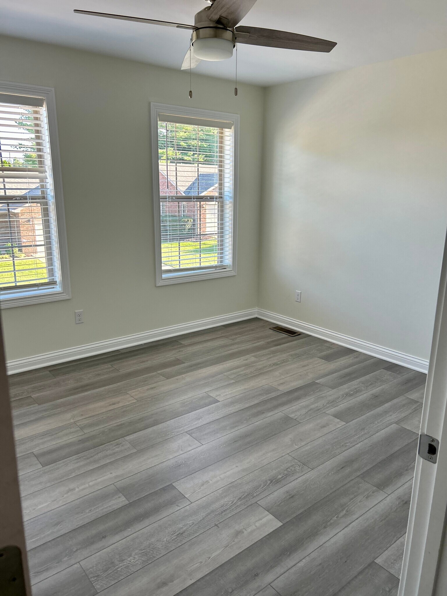 Bedroom - 208 Fairway Ln