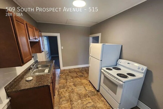 Building Photo - 509 Prospect Ave S