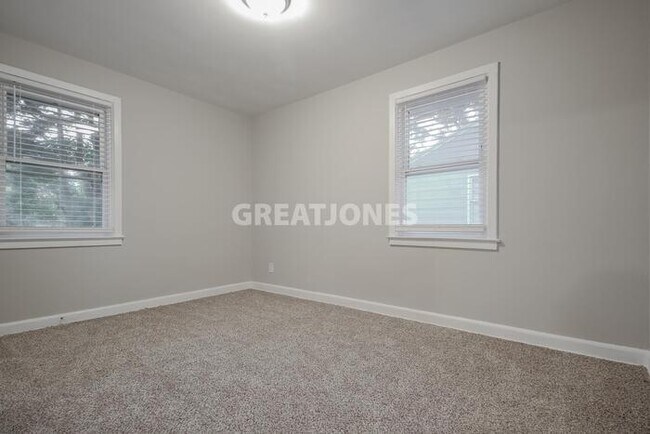 Building Photo - 416 Crescent Ave