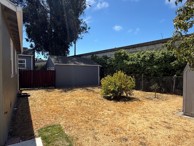 Building Photo - Richmond 2-Bedroom Single Family Home w/ 1...