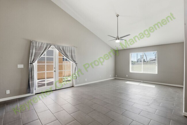 Building Photo - Charming Gilbert Home with Pool and Spacio...