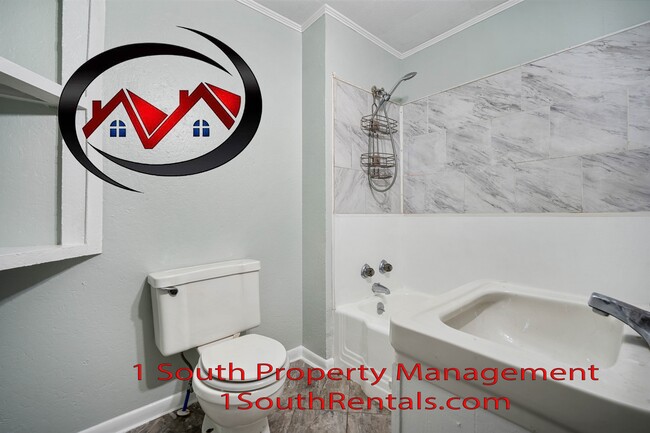 Building Photo - 2106 Barron Pl