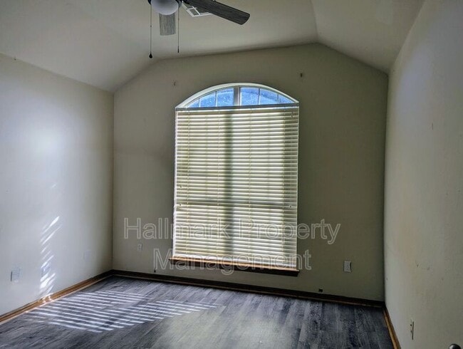 Building Photo - 2705 SE 92nd Cir