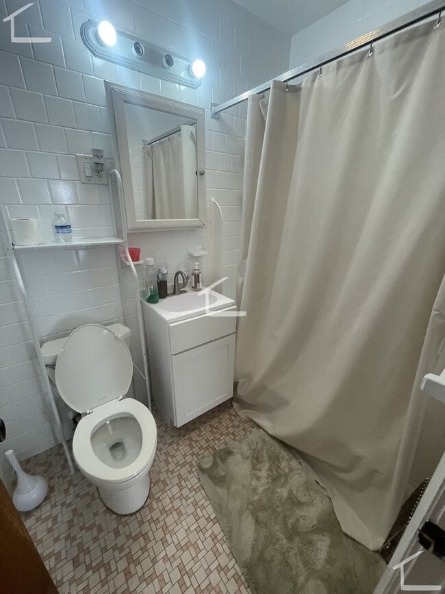 Building Photo - 1 bed in Allston is available in 9/1