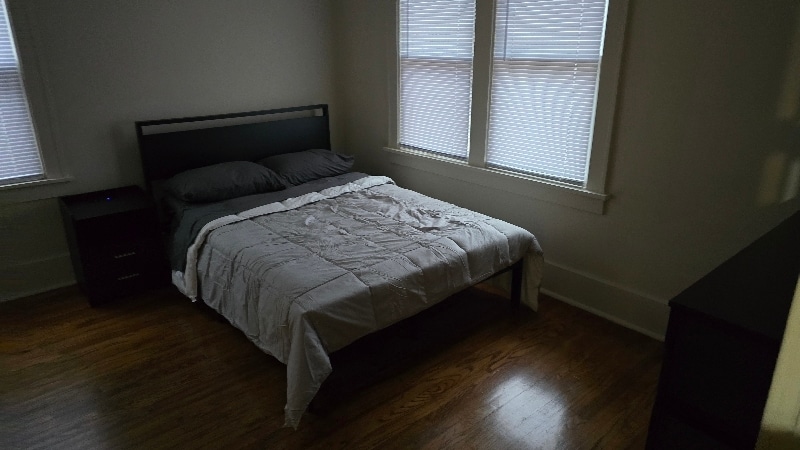 Building Photo - 915 S 48th St