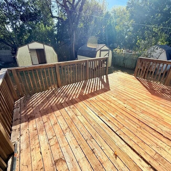 Building Photo - 4004 SE 25th St