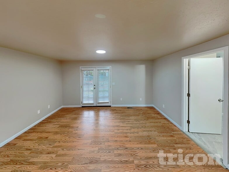 Building Photo - 12317 NE 33rd St