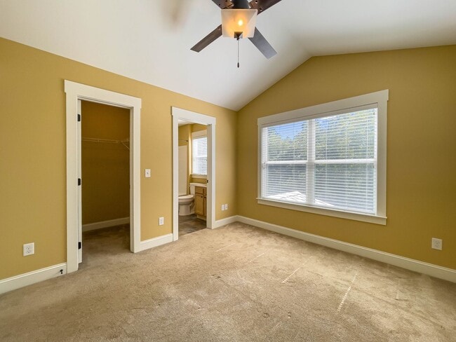 Building Photo - Charming Three-Bedroom Cottage in Oakley