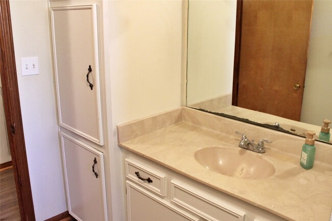 Building Photo - 1126 Jackson St