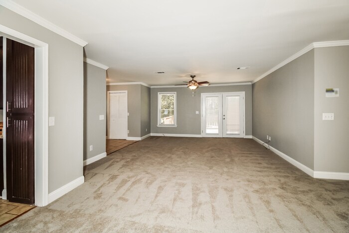 Building Photo - 401 Parlock Rd
