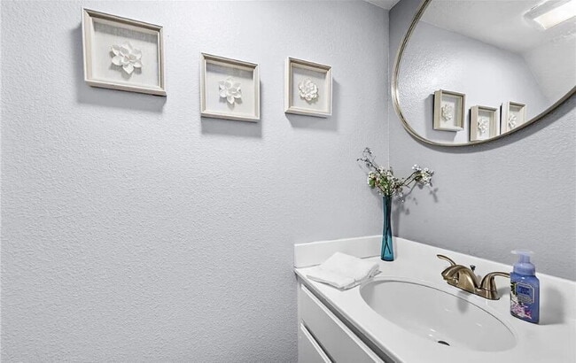 Building Photo - Discover modern living in this chic 1-bedr...