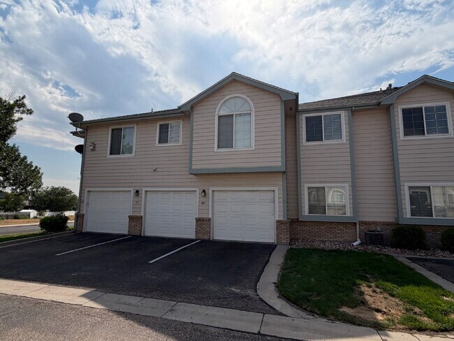 Building Photo - "Spacious 2-Bed, 2-Bath with attached garage"