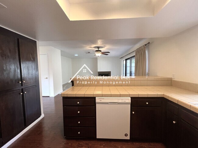 Building Photo - Wonderful 2bd/2ba Citrus Heights Condo with 2 Car Garage!