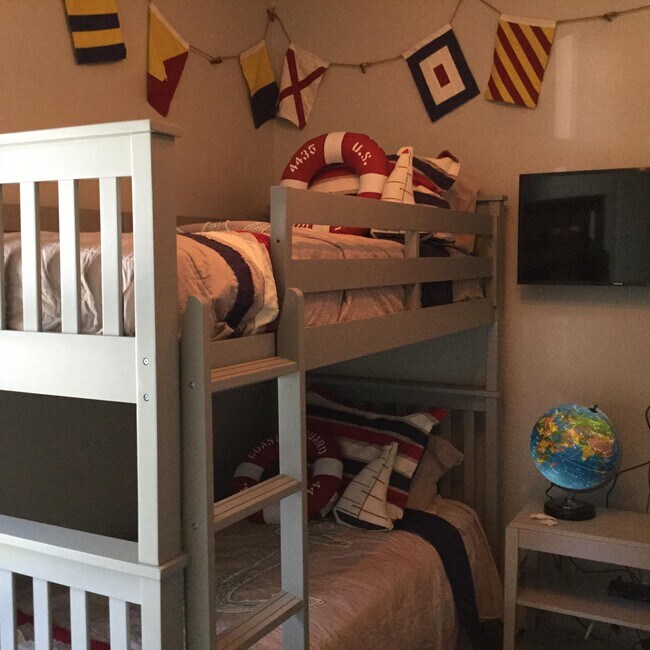 Building Photo - 94 Pointe Cir