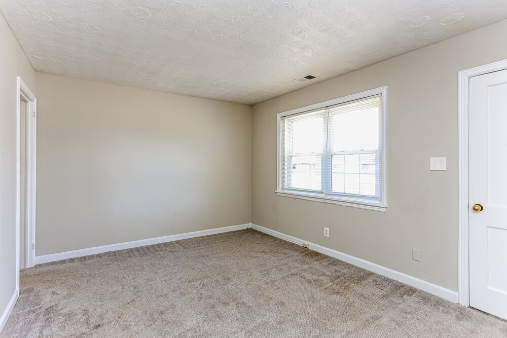 Building Photo - 5299 Sharon St