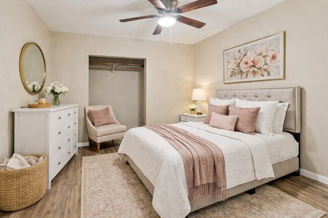 Building Photo - 15815 Crystal Grove Dr