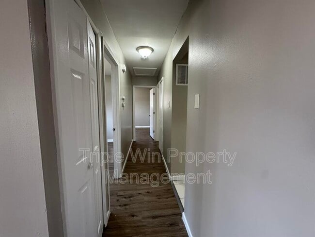 Building Photo - 1630 Kay Dr