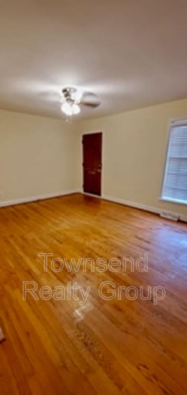 Building Photo - 5720 Londonderry Rd