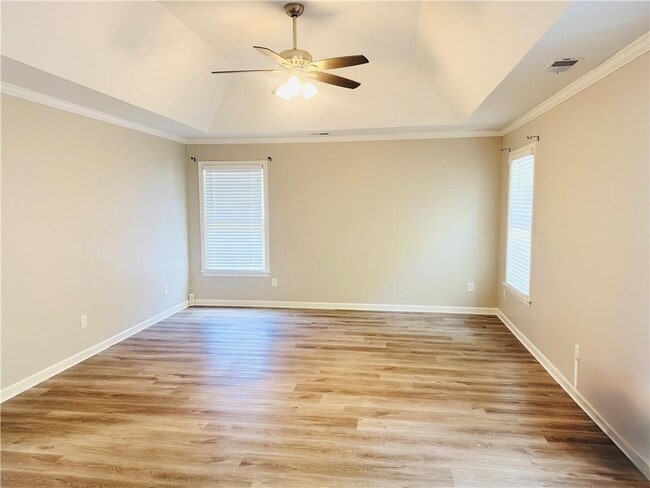 Building Photo - 2887 Montview Dr SW