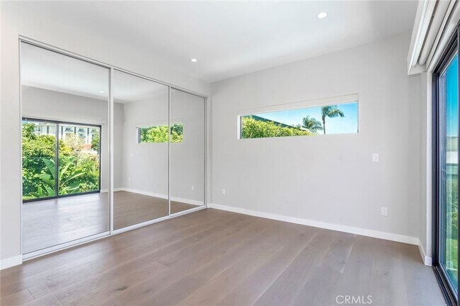 Building Photo - 1444 Stearns Dr