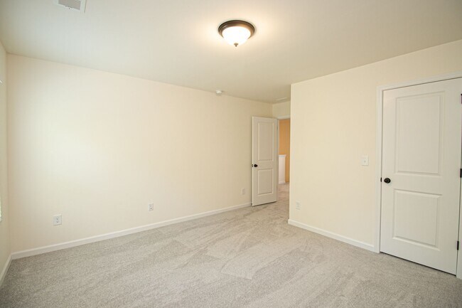 Building Photo - Great Wesley Chapel Location!