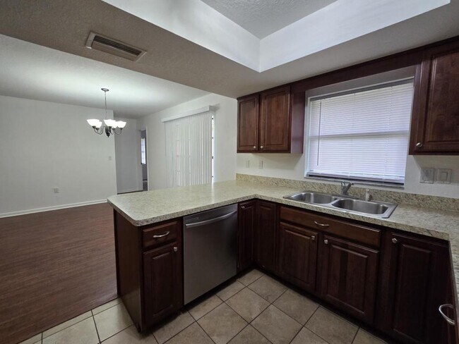 Building Photo - 1420 Mariner Blvd