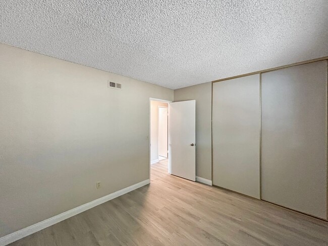 Building Photo - Charming 3BD/2BA House in Santee W/ W/D, M...