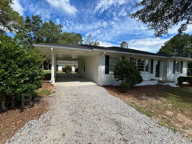 Building Photo - 5726 Fayetteville Rd