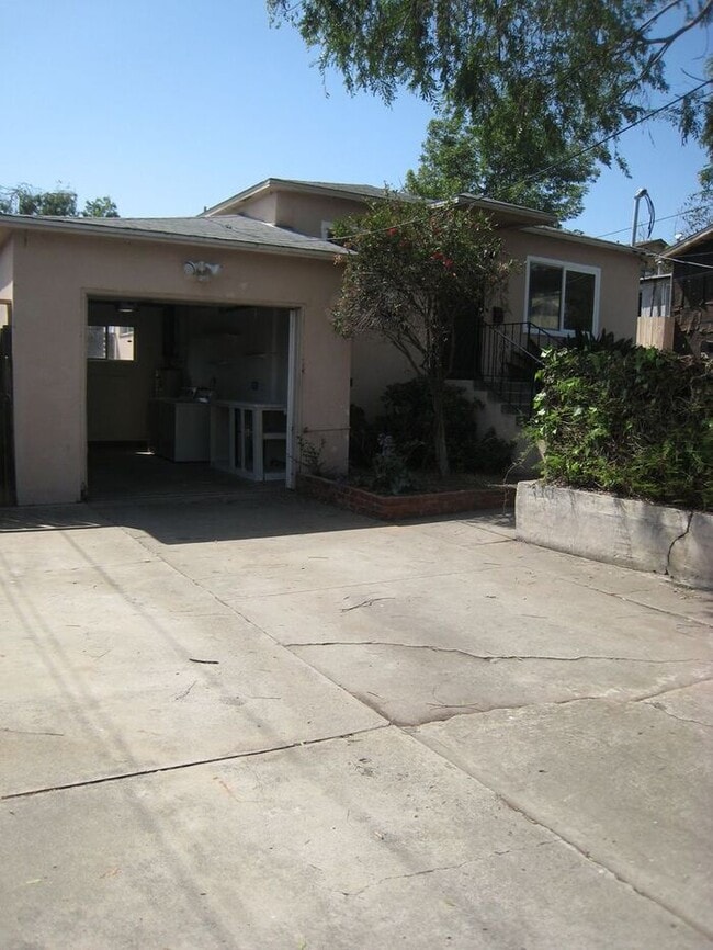 Building Photo - Beautiful La Mesa home w/ huge yard & garage