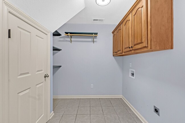 Building Photo - Charming Arlington Home with Modern Upgrades