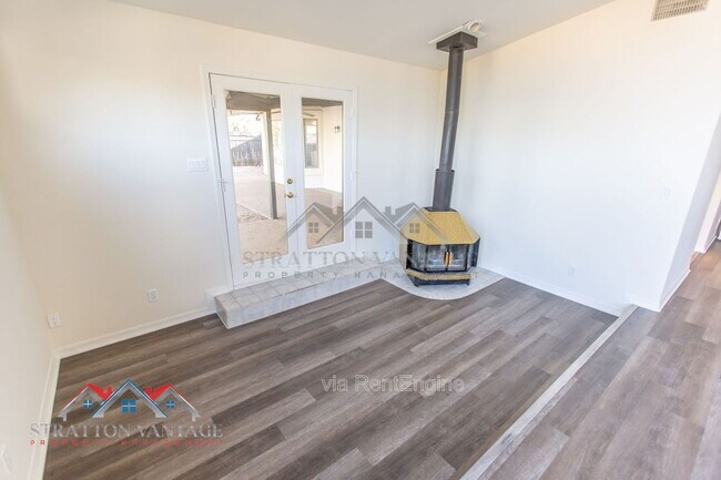 Building Photo - 4728 E Ron Rico Rd