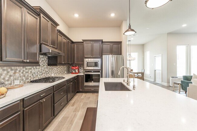 Building Photo - 15215 Holloway Hls Trl