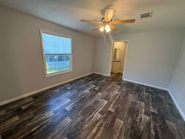 Building Photo - BEAUTIFUL +55 HOA COMMUNITY