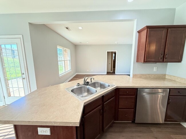 Building Photo - 6313 Sky Crest Ct