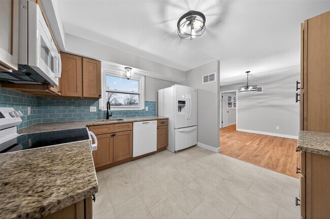 Building Photo - 67 Strecker Rd